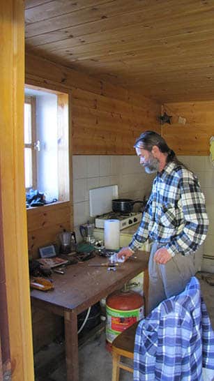 cabane peu esthétique mais fonctionnelle pour Pascal